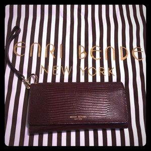 Henri Bendel wristlet